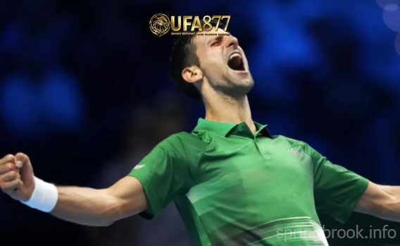 Novak Djokovic ต่อสู้กับ Daniil Medvedev