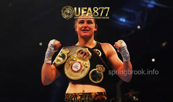 Katie Taylor ป้องกันตำแหน่งแชมป์โลก