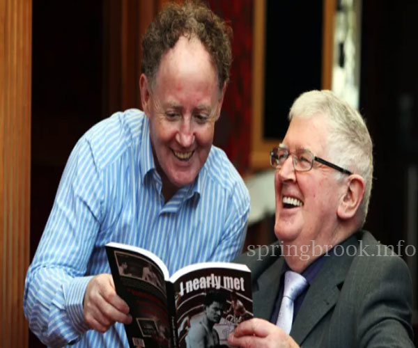 Hugh Russell บรรณาการจ่ายให้กับนักมวย