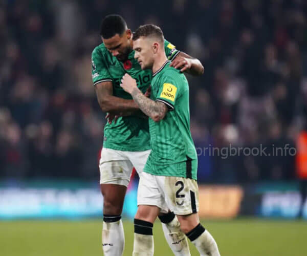 Kieran Trippier เผชิญหน้ากับแฟน ๆ Newcastle